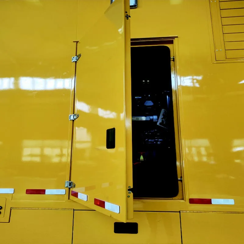 Cửa xoay cho xe tải Van